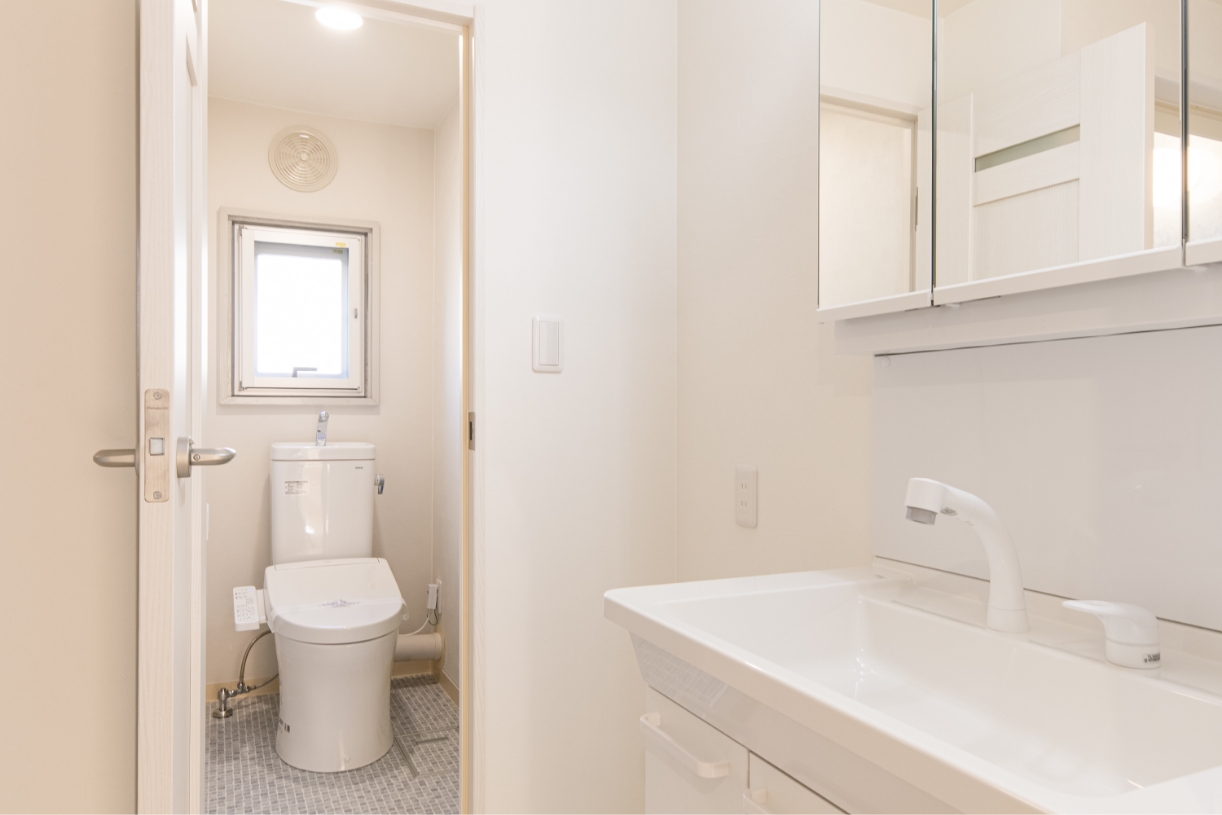 リノベーション後｜トイレ・洗面台